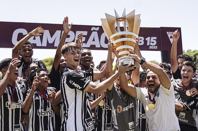 Atlético vence as duas em cima do Cruzeiro e fica com o título do Mineiro sub-15 2023